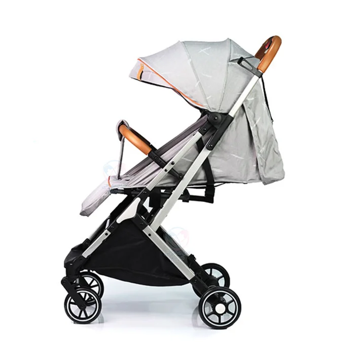 کالسکه مسافرتی Chipolino City مناسب برای جابهجایی کودکان ۶ ماه تا ۴ سال