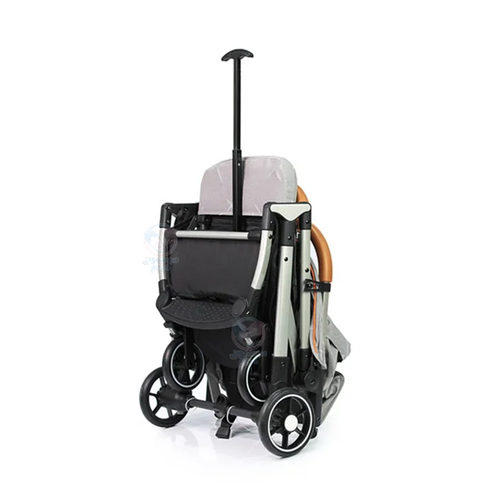 کالسکه مسافرتی سیتی با قابلیت باز و بسته شدن فوقالعاده سریع و راحت