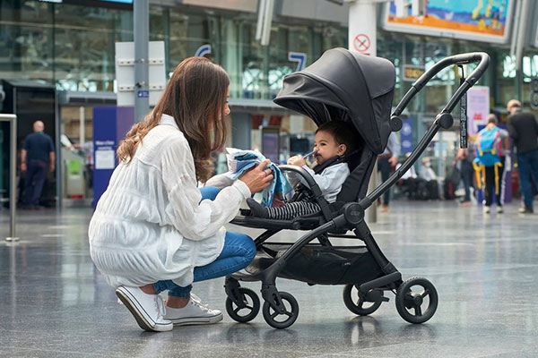 بعضی از مدل‌های کالسکه‌های سفری برای نوزادان مناسب نیست و برای کودکان نوپا و خردسالان طراحی شده‌اند.