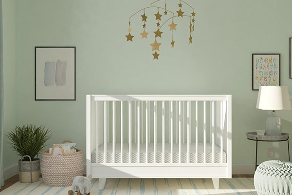 برای تغییر دکوراسیون در چیدمان سیسمونی نوزاد از رنگهای خنثی استفاده کنید.