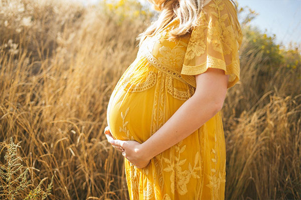 لباس بارداری به دلیل راحتی و آزادی بیشتر کمک می‌کند تا شما احساس بهتری داشته باشید.