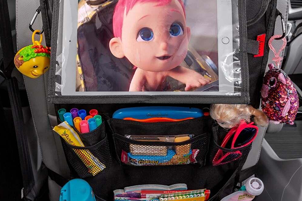 کیف صندلی ماشین به شما کمک می‌کند تمام لوازم مورد نیاز را در اختیار کودک قرار دهید.