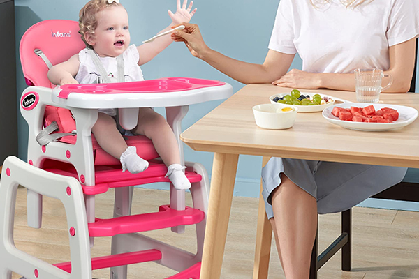 صندلی غذای کودک، صندلی محکم و باکیفیت است که برای تغذیه نوزادان و کودکان نوپا استفاده می‌شود.