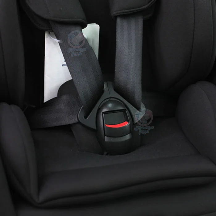 صندلی ماشین گراکو دارای کمربند ایمنی 5 نقطه