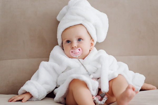 کرم و بالم نوزاد برای آبرسانی و مراقبت از پوست نوزاد طراحی شده‌اند.
