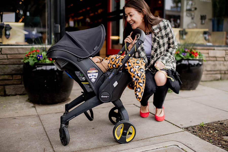 انتخاب کالسکه ارگونومیک به سلامت کودک و والدین کمک میکند.