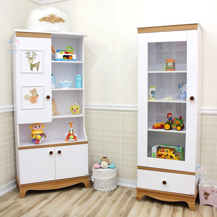 ویترین بامبینو رایکا با ۴ طبقه استاندارد و یک کشو جادار و بزرگ