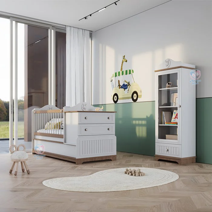 فضای داخلی این محصول بسیار کاربردی و استاندارد و در قالب ۴ طبقه فوقالعاده و یک کشو جادار است.