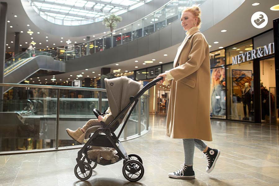 انتخاب کالسکهای باکیفیت، آرامش و امنیت کودک را تامین میکند.