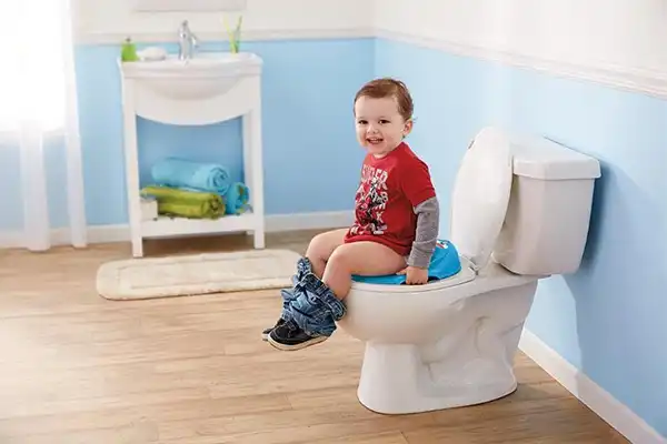 معمولاً کودکان بین 2 تا 4 سالگی به آمادگی استفاده از توالت کودک می‌رسند.