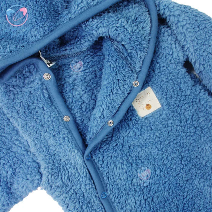 محصولی کلاهدار، تهیه شده از پارچه پشمی گرم و ضد حساسیت