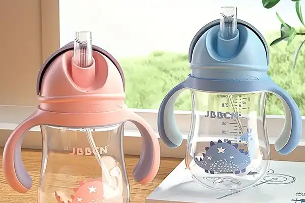 لیوان‌ آب و آبمیوه‌ خوری برند بیبی سیل با دسته‌های سیلیکونی مناسب برای کودکان بالای 6 ماه