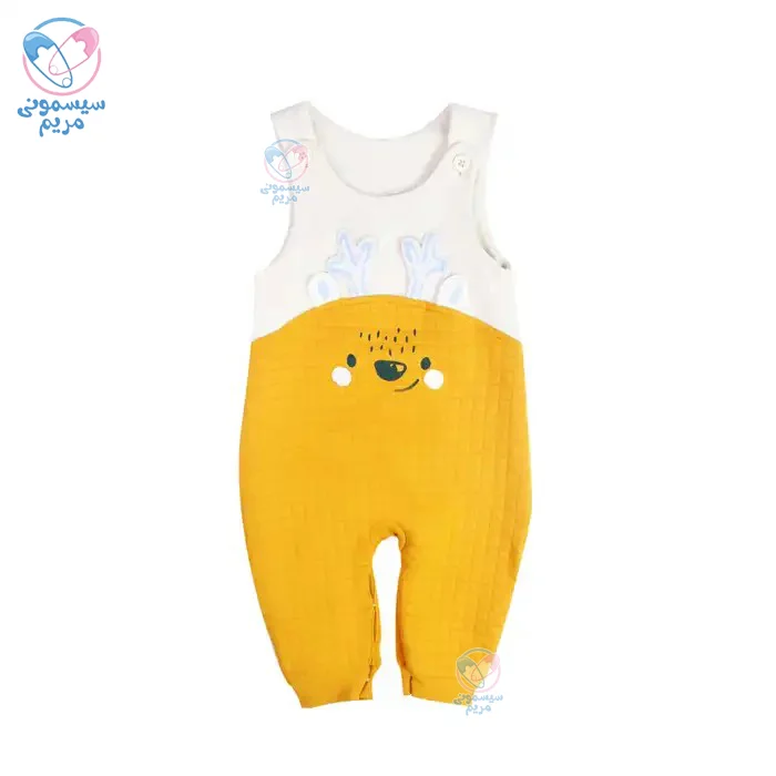 این لباس از پنبه نرم و قابل تنفس تولید شده و دارای طرح گوزن خندهدار در جلوی آن است.