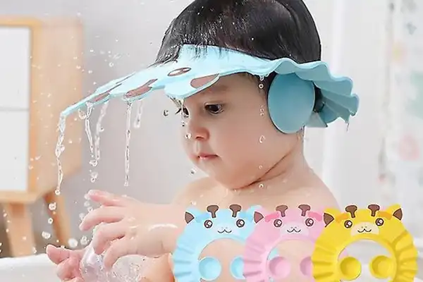 با استفاده از محافظ گوش مناسب، تجربه‌ای دلنشین و لذتبخش از حمام و آ‌ب‌تنی به کودک خود بدهید.
