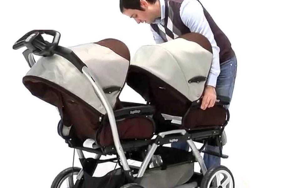 زمان قرار دادن کریر روی کالسکه حتما از اتصال دقیق آن مطمئن شوید.