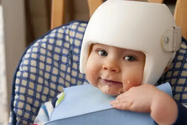 بهترین محافظ سر کودک، قابلیت تنظیم و تغییر سایز دارد.
