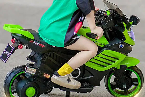 موتور شارژی‌ها عموماً بی‌صدا هستند و تجربه یک رانندگی آسان و بدون سروصدا را برای بچه‌ها به همراه دارد.