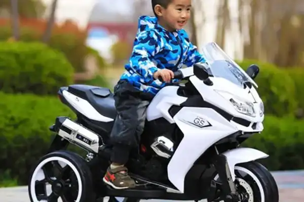 هر مدل موتورسیکلت دارای محدودیت‌های وزنی و سنی خاصی است.