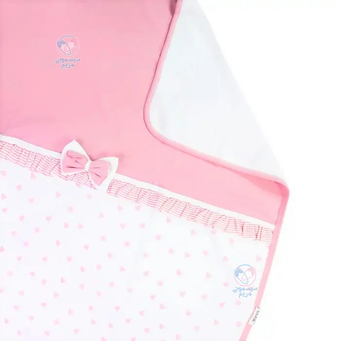 این محصول با جنس نخی نرم و لطیف و طراحی زیبا، آرامش و راحتی بینظیری را برای نوزادان به ارمغان میآورد.