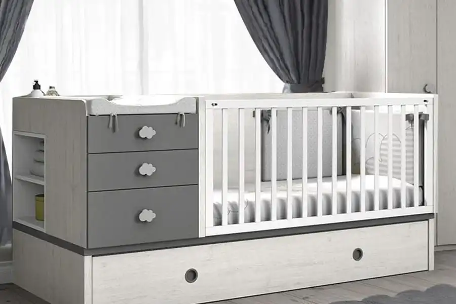 یکی از بهترین انواع تخت‌های نوزاد، تخت نوزاد نوجوان است که از بدو تولد تا 13سالگی قابل استفاده هستند.