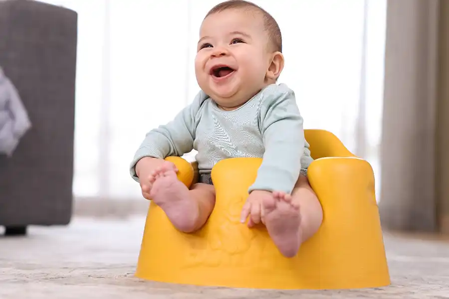 از صندلی‌های حفاظتی می‌توان برای کودکانی که بین ۴ تا ۱۸ ماهگی قرار دارند، استفاده کرد.