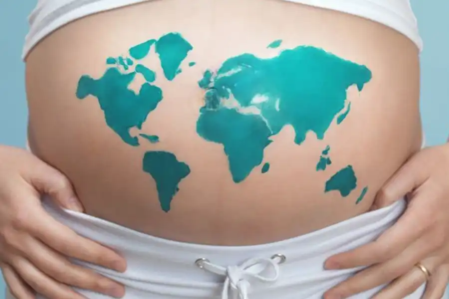 جشن سیسمونی، رسمی نسبتاً قدیمی با تاریخچهای طولانی است که در فرهنگهای مختلف به اشکال گوناگون رواج داشته است.