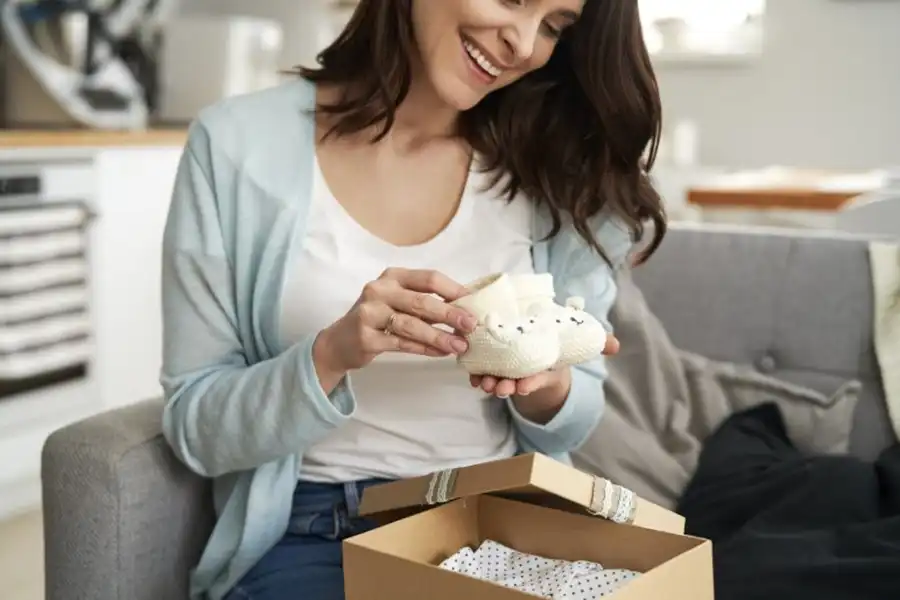 خرید کفشهای عروسکی در ماههای اولیه تولد نوزاد ضرورتی ندارد.