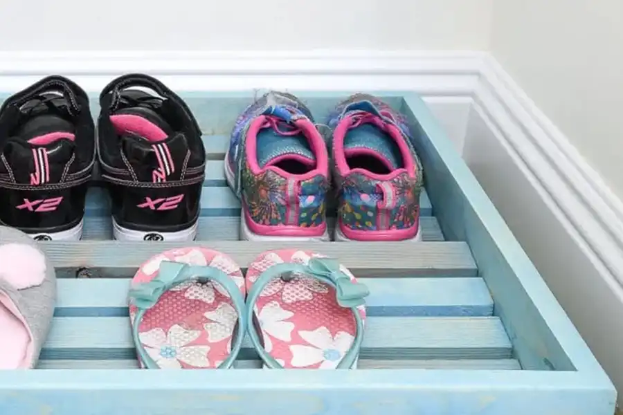 زیبایی جاکفشی صفحهای در سادگی و تختههای زاویهدار آن است.