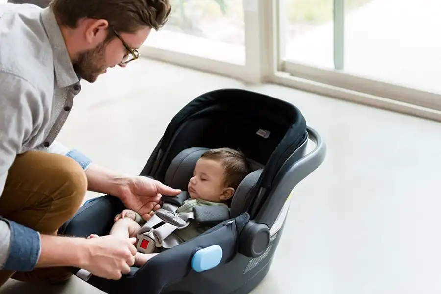 استفاده از کریر به‌جای صندلی ماشین کودک، یکی از راه‌هایی است که می‌توانید از خواب یک‌سره فرزند خود اطمینان پیدا کنید.