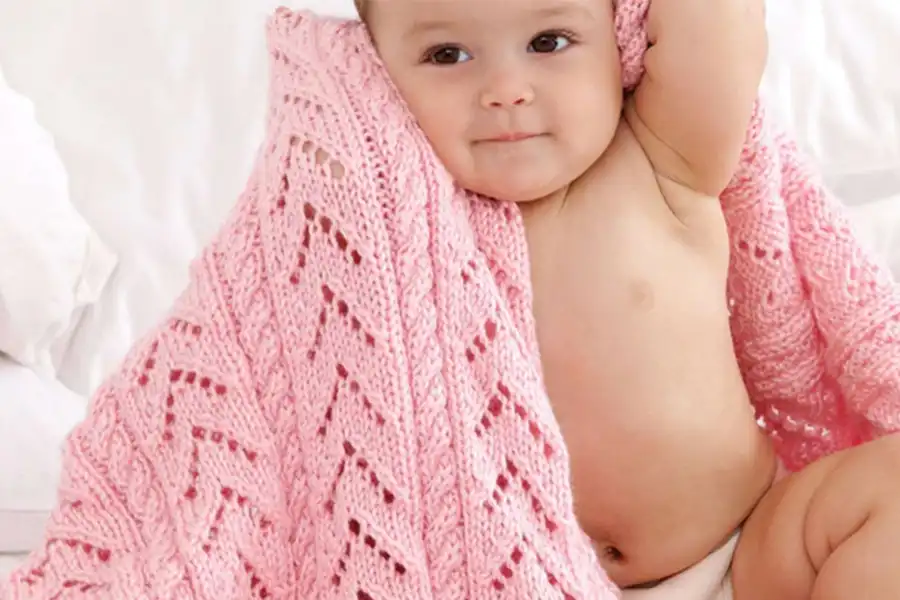 از آنجا که پتو در تماس مستقیم با پوست نوزاد است، هنگام خرید باید دقت زیادی داشته باشید و از فروشگاههای معتبر خریدتان را انجام دهید.