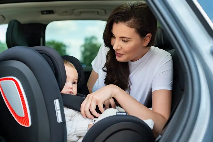 بسته به میزان استفاده کودک شما از صندلی ماشین لازم است تا آن را هر چند مدت یکبار تمیز کنید.