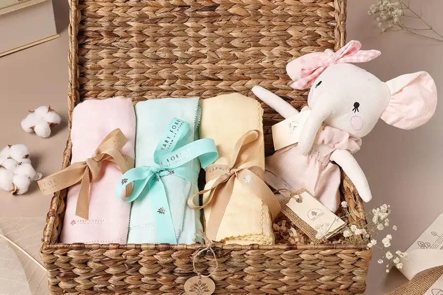 ست بهداشتی میتواند بسته به نیازهای خاص نوزاد، شامل وسایل مختلفی باشد.