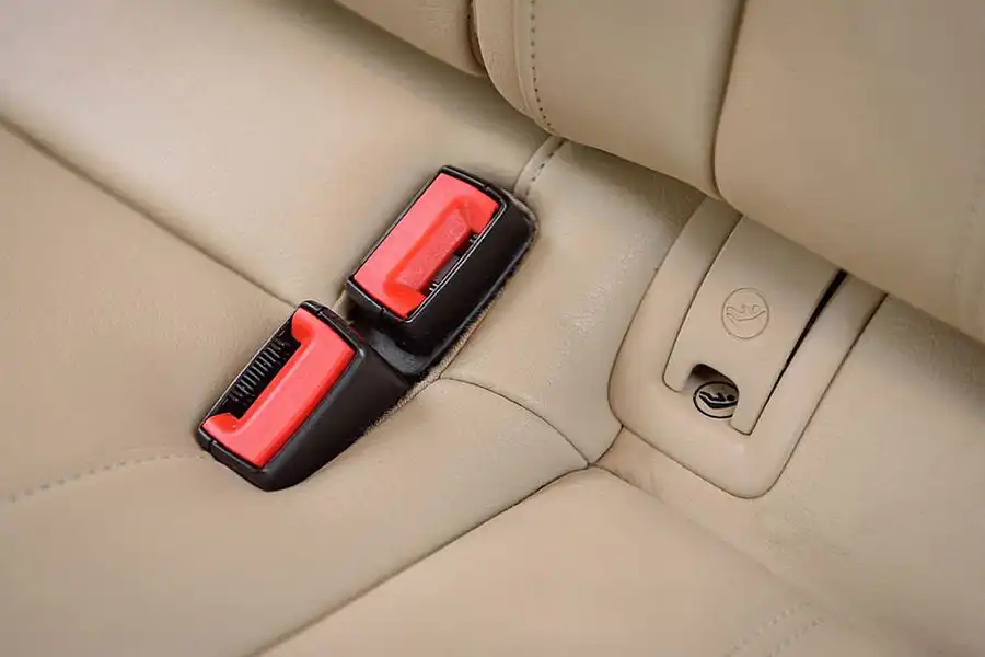 ایزوفیکس را میتوان بهصورت جداگانه روی خودرو نصب کرد.