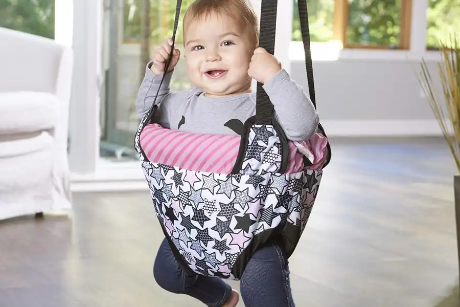 انواع تابهای پرشی (جامپر)، ابزاری مناسب برای تاب خوردن و پرش کردن نوزاد است.