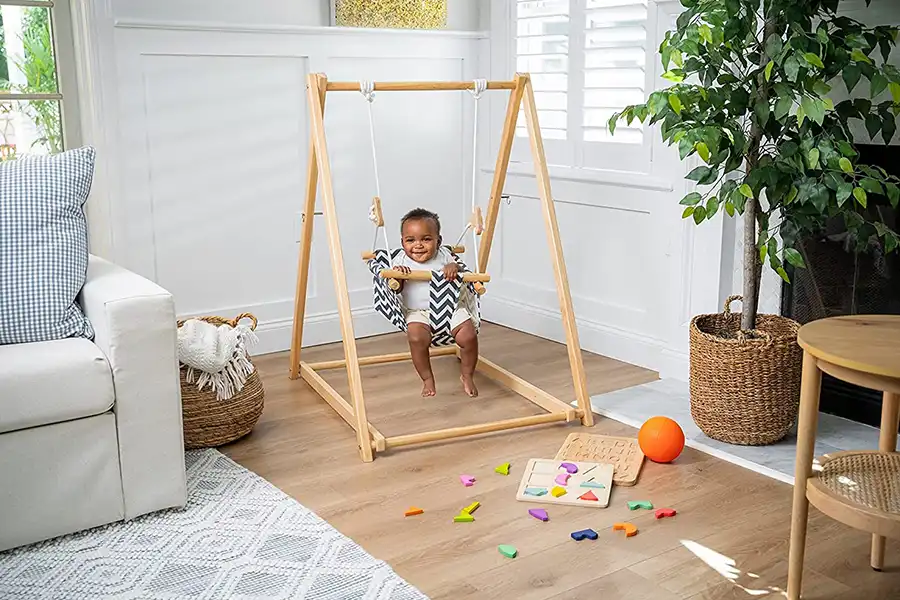 تابهای داخلی، طراحی سادهتری دارند و معمولاً برای کودکان کوچکتر مناسب هستند.