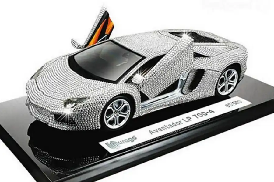 لامبورگینی اونتادور با قیمتی بیش از ۴.۵ میلیون دلار، گرانترین ماشین اسباببازی دنیا است.