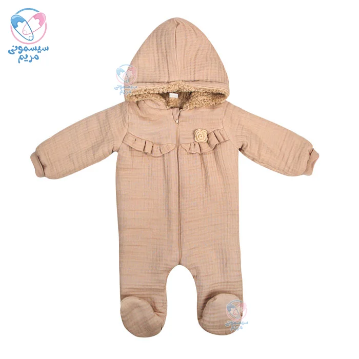 با طراحی استاندارد و ویژگیهای محافظتی مانند کلاه، سرآستین کشی و جوراب متصل