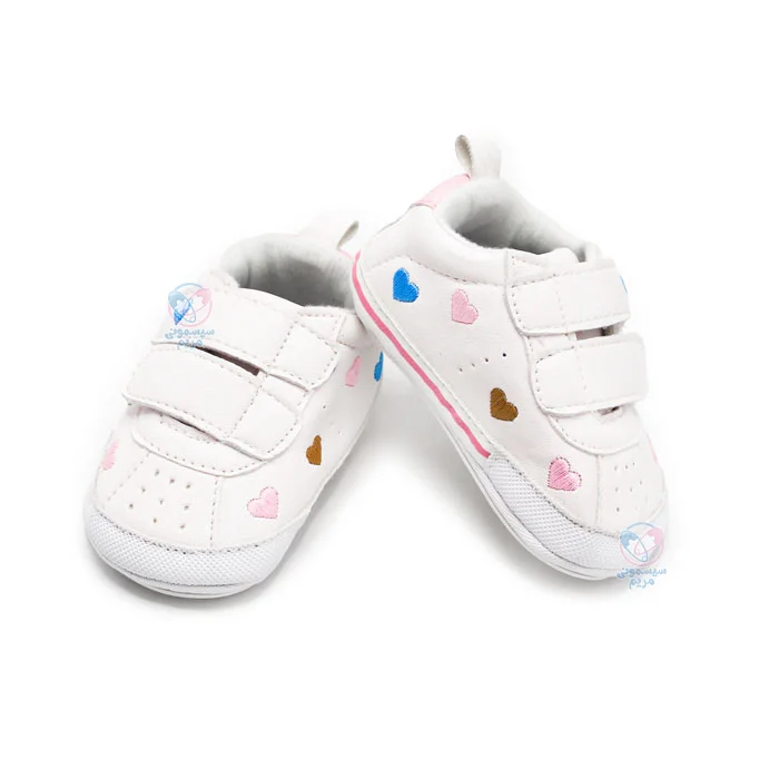 پاپوش دوچسب با طراحی قلب رنگی دخترانه