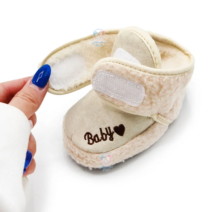 بسته شدن با چسب و پوشیدن و درآوردن آسان