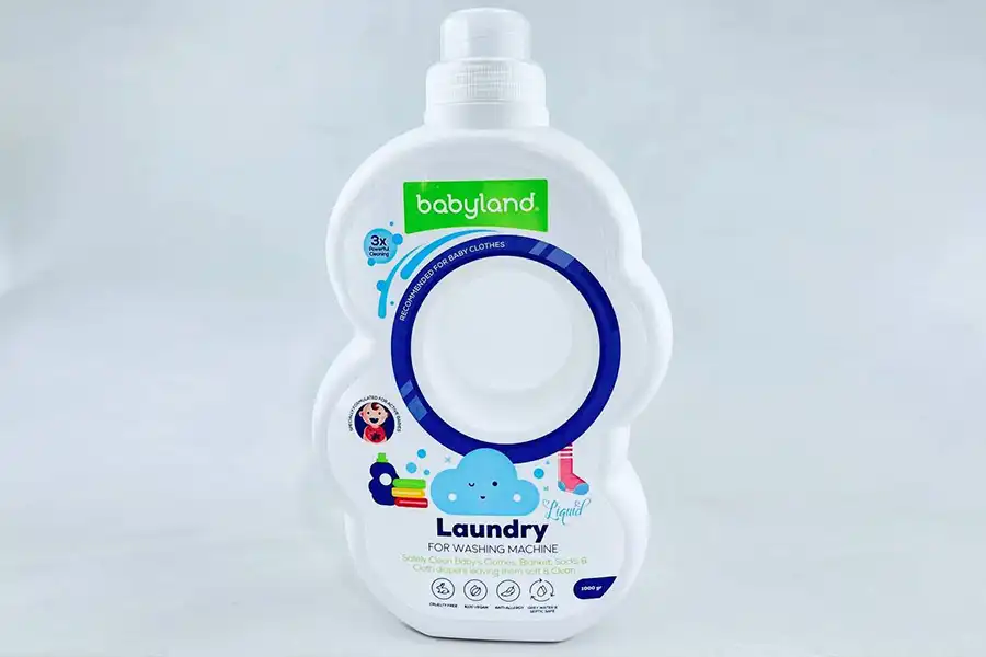 مایع لباسشویی بیبی لند با فرمولی ملایم و فاقد مواد حساسیتزا، بهترین گزینه برای شستشوی لباسهای نوزاد است.