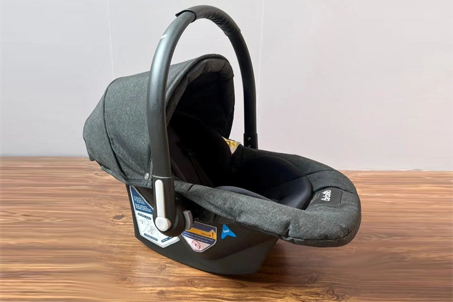 کریر برای والدین بسیار کاربردی است و به آنها کمک میکند در فعالیتهای روزانه راحتتر از نوزاد خود مراقبت کنند.