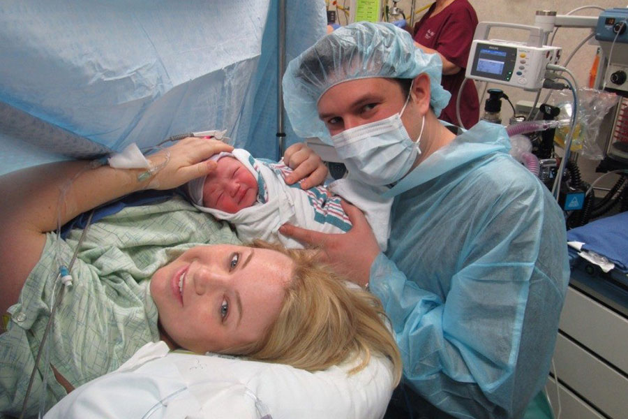 زایمان سزارین نسبت به طبیعی، دوران نقاهت طولانیتری دارد.