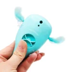 کروکودیل شناگر داخل وان آبی