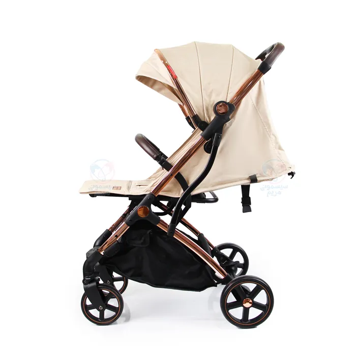 کالسکه مسافرتی پاپی پاپا با تنظیم تکیهگاه در حالتهای متفاوت