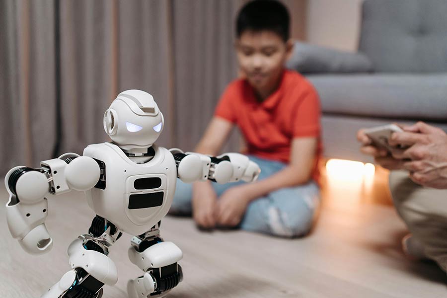 بهترین اسباببازیهای کنترلی میتوانند به کودکان در کشف ساده علتومعلول تا چالشهای پیچیده مهندسی کمک کنند.