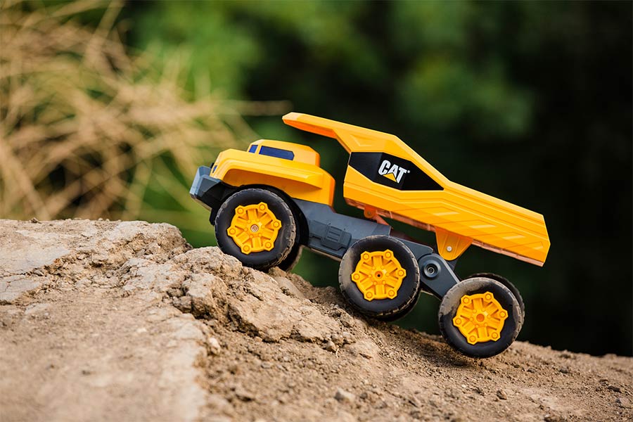 وجود گردوغبار، چمن، سنگریزه یا هرگونه کثیفی دیگری، موجب استهلاک موتور اسباب بازی میشود.