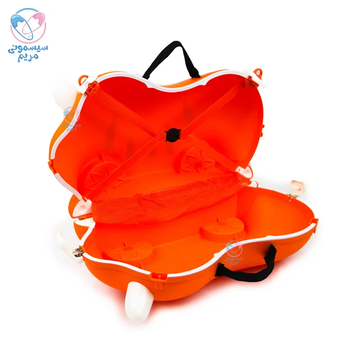 فضای داخلی جادار و تقسیمبندیشده برای قرار دادن لباس، اسباببازی و وسایل شخصی