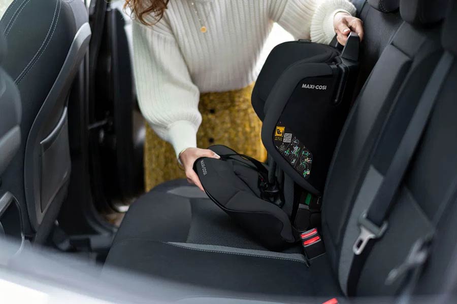 بستن صحیح صندلی ماشین، از کودک هنگام برخورد ناگهانی محافظت میکند.